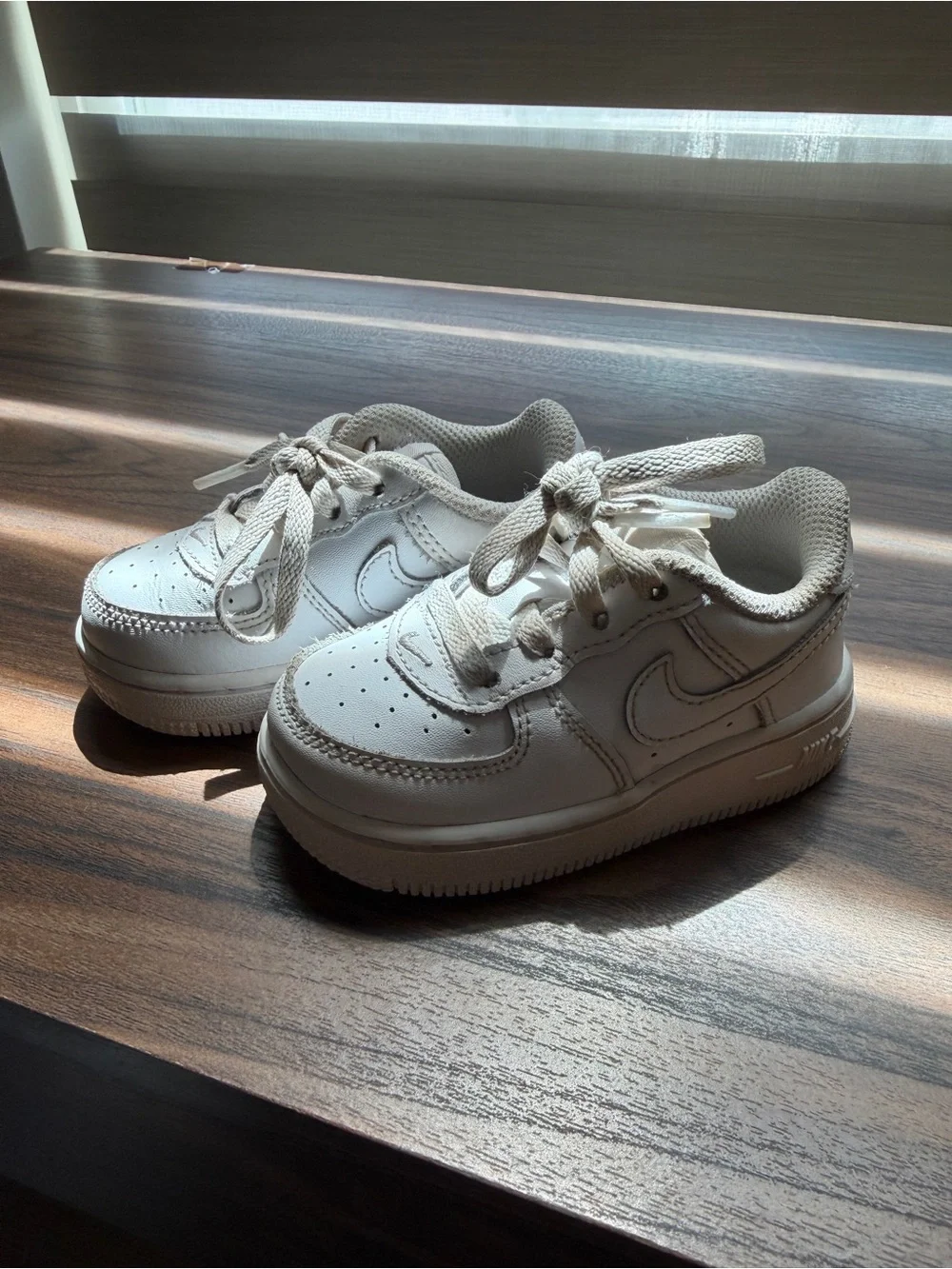 Nike Air Force 1’s Kids White Low-Top Sneakers 5C